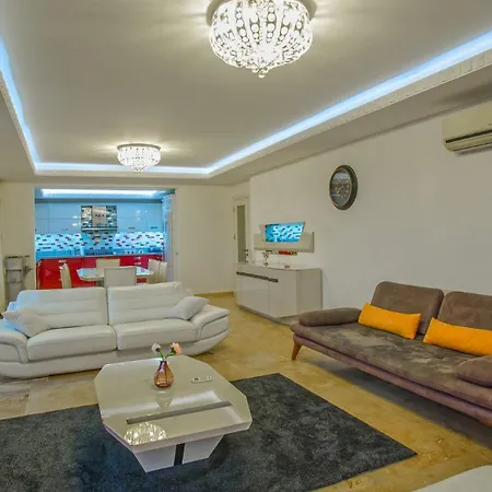 5 Bedroom Luxury 7073