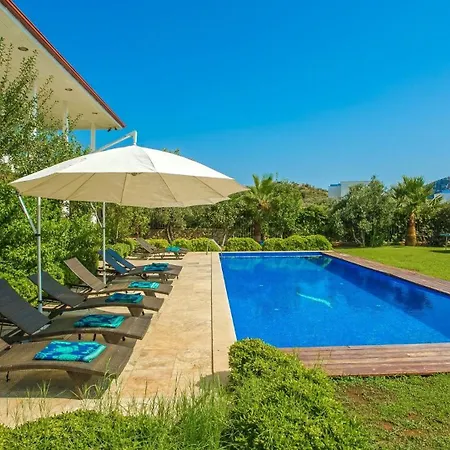 Villa 5 Bedroom Luxury 7073 *